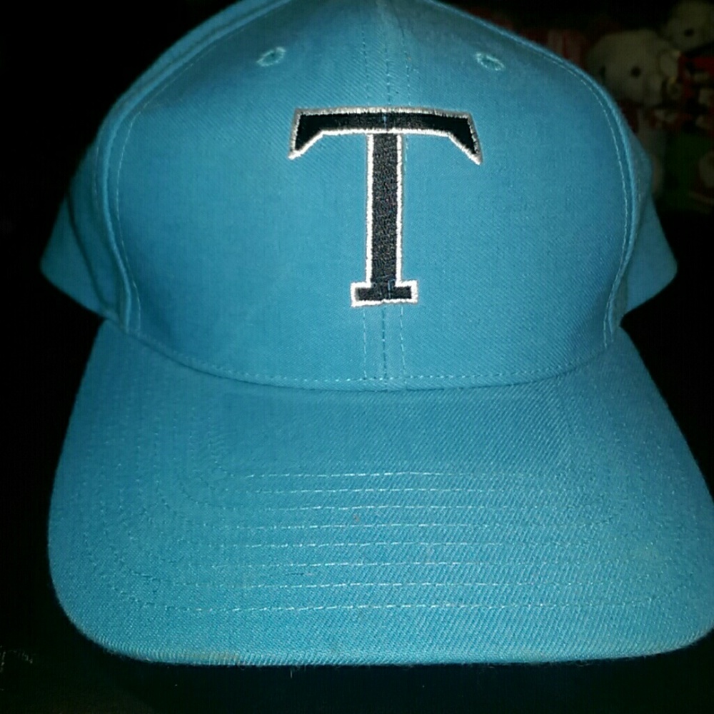 Snap back hat